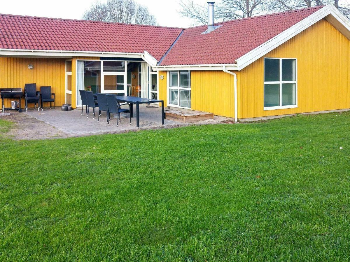 12 Person Holiday Home In ノーポ エクステリア 写真